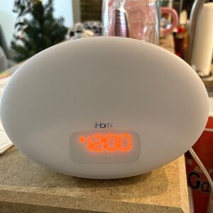 iHome Zenergy Sound Machine with Sunrise Alarm 
Night Light